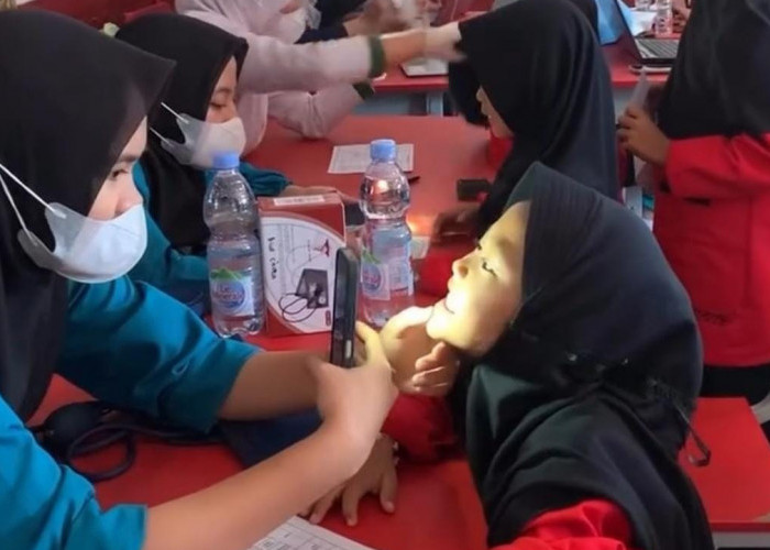 SDN Sukatani I Periksa Kesehatan Siswa