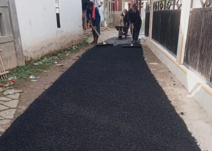 Pemdes Daru Tingkatkan Kenyamanan Masyarakat, Bangun Jalan Lingkungan dengan Hotmix