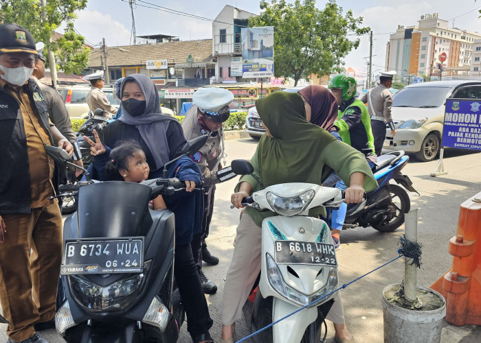 Putar Balik Pengendara Sepeda Motor Warnai Razia Pajak Kendaraan