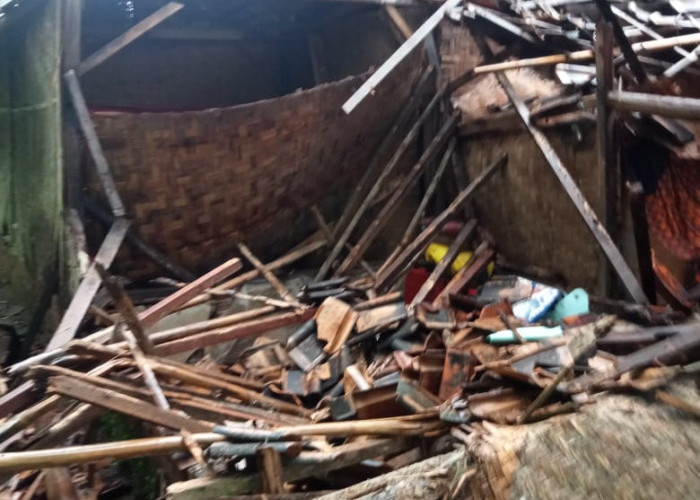  Rumah Janda Jompo di Lebak Ambruk Diguncang Gempa 5,2 M