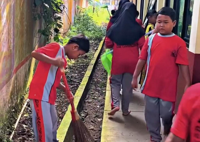 SDN Cikasungka IV: Aksi Clean Up, Wujudkan Sekolah Bersih dan Nyaman