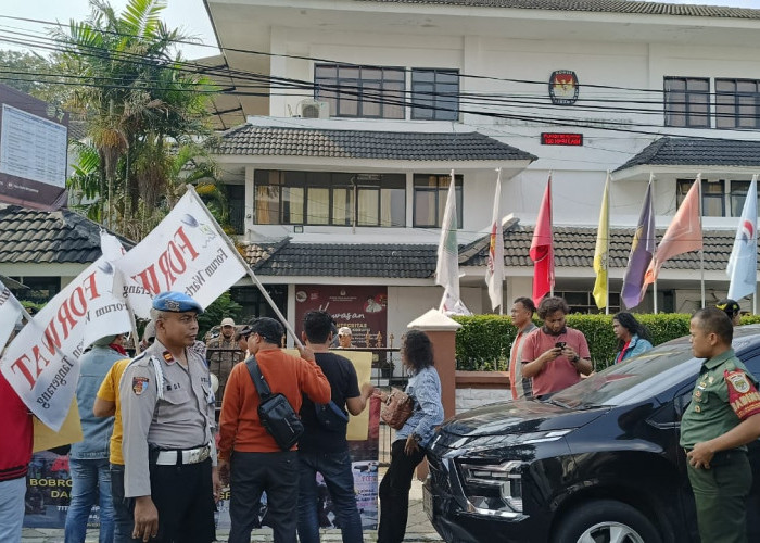 Tuntut Transparansi Anggaran,  Forwat Demo KPU Kota Tangerang