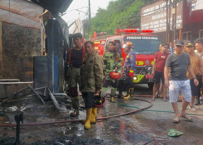 Polsek Cikupa Olah TKP Kebakaran, Wanita Muda Tewas Terjebak di Kamar Mandi