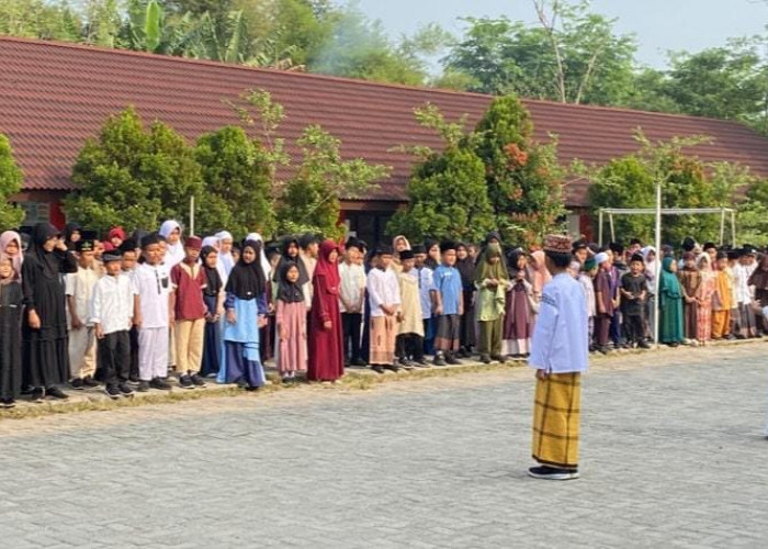 Dari Barisan Upacara SDN Kadu Agung 01, Menanam Akhlak dan Cinta Tanah Air Sejak Dini