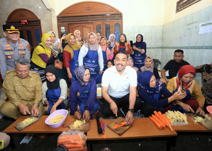 UMKM Harus Jadi Pemasok MBG, Menteri UMKM Kunjungi Suplier Program MBG di Pamulang