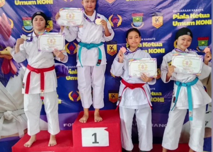 SMPN 2 Balaraja Ikuti Turnamen Piala Ketua KONI Kabupaten Tangerang, Tiga Siswa Raih Juara Karate