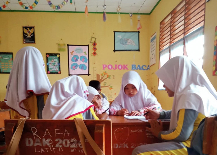 SDN Lemo III Tanamkan Kepedulian Terhadap Sesama