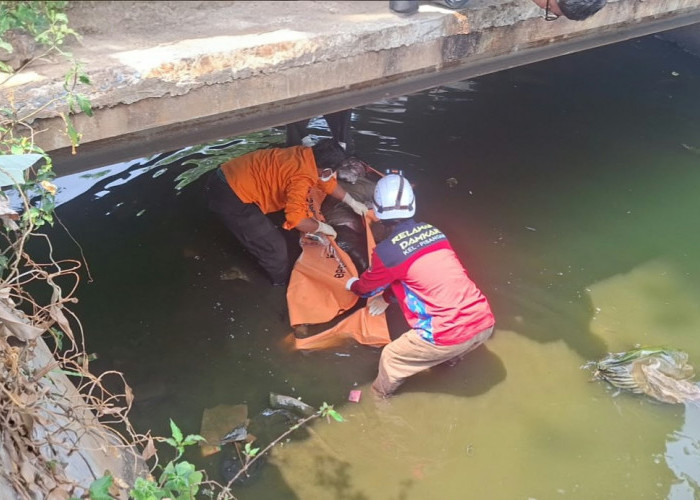 Mayat Pria Mengapung di Kali Situ Sasak
