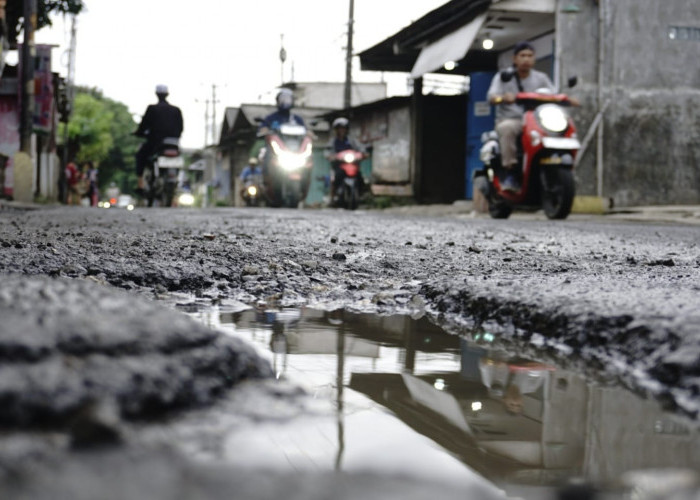 Kerusakan Jalan Pabuaran Bugel Makin Parah, Warga Mengeluhkan Respons Pemkab Tangerang yang Dinilai Lambat