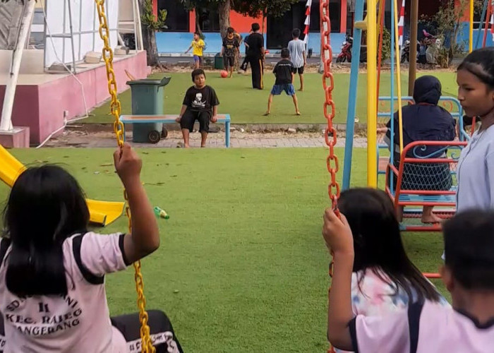 Warga Nikmati Ruang Terbuka Hijau yang Ramah Anak
