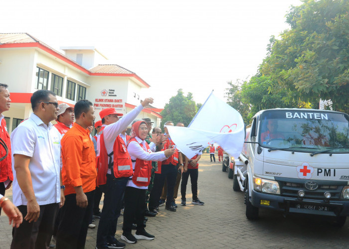 PMI Banten Salurkan Air Bersih