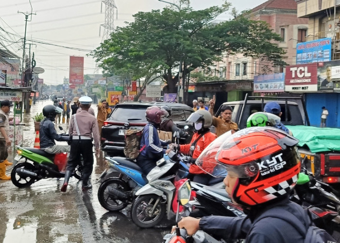 Banjir di Kota Tangerang, Sejumlah Warga Terdampak Memilih Bertahan di Rumah 