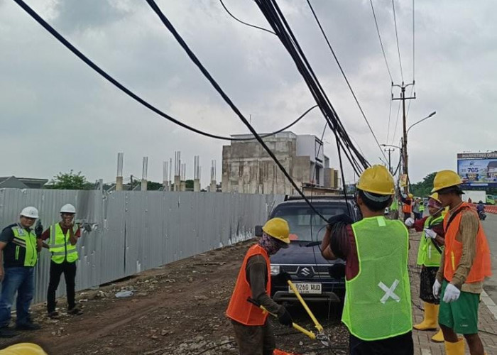 DBMSDA Kabupaten Tangerang Potong Kabel Semerawut