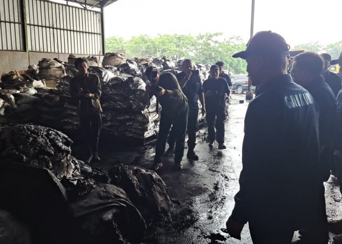Gudang Limbah B3 Pasarkemis Disegel KLHK