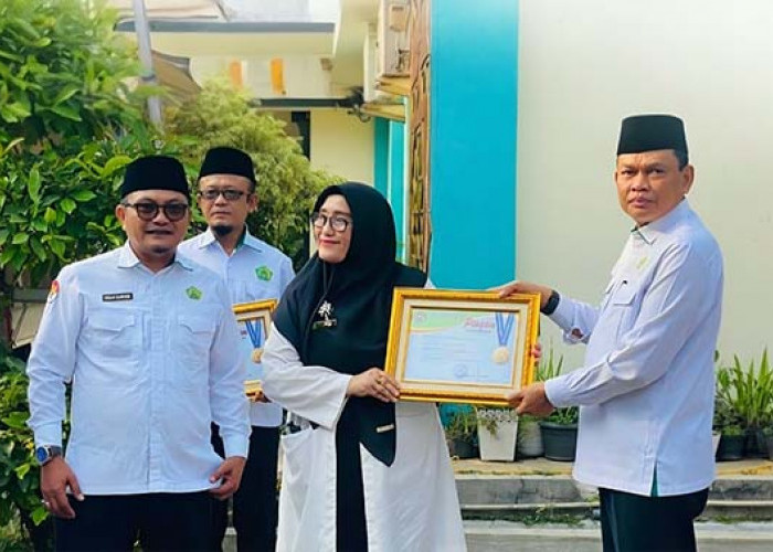 Dua Pegawai Kemenag Tangsel Terima Penghargaan 