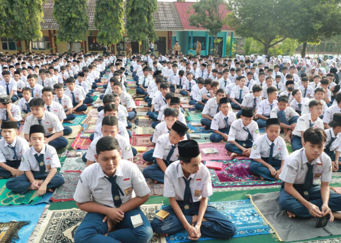 21 Ribu Siswa Dapat Seragam Gratis