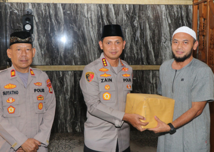 Kapolres Metro Tangerang Kota Wakafkan Al-Quran Ajak Remaja Berkegiatan Positif