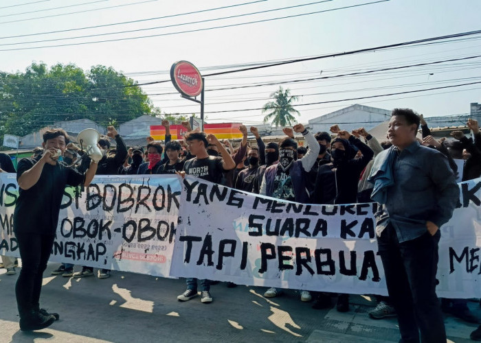 SMAN 4 Kota Serang Didemo, Tuntut Oknum Guru Cabul Diproses Hukum, Pertanyakan Penggunaan Dana Iuran Siswa