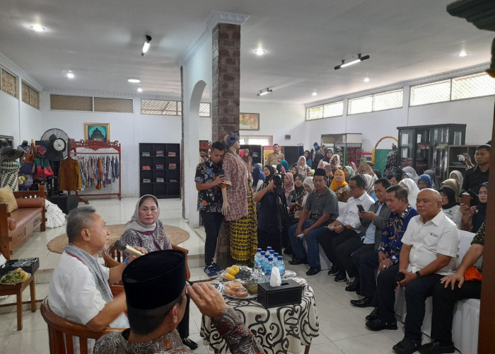 Kunjungi Sentra Batik Banten, Mendag Minta Pemkot Serang Kirim UMKM Terbaik di Expo Indonesia 2024