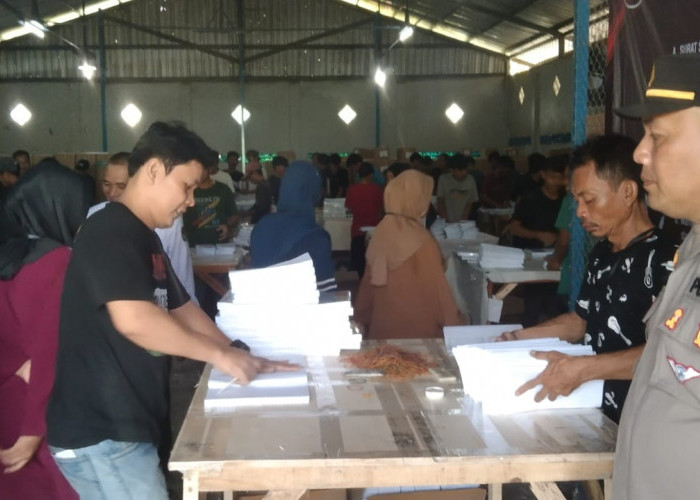 Pelipatan Surat Suara di KPU Lebak Hampir Rampung 