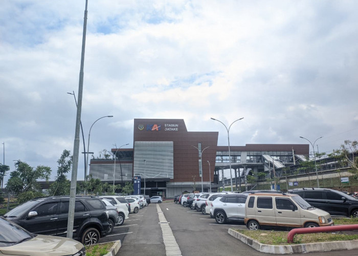 Stasiun Jatake Nyaman, Parkir Jadi Catatan