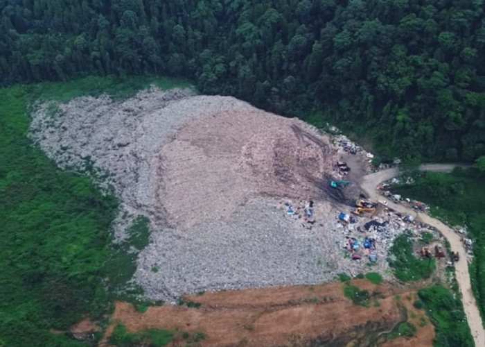Warga Sekitar TPSA Cilowong Soroti Bau dan Lingkungan 
