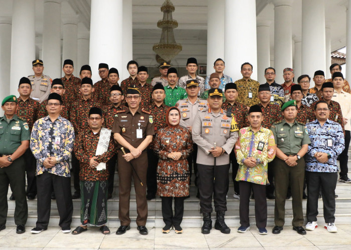 Lantik Pengurus Baru, Tatu Minta FKUB Jaga Kerukunan Umat Beragama