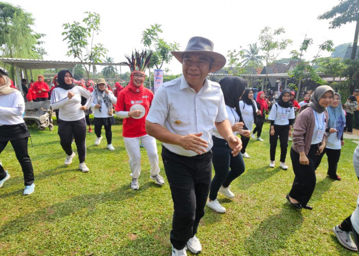 Pj. Gubernur Banten Al Muktabar: Senang Senam Poco-Poco Ikuti Tradisi Masyarakat