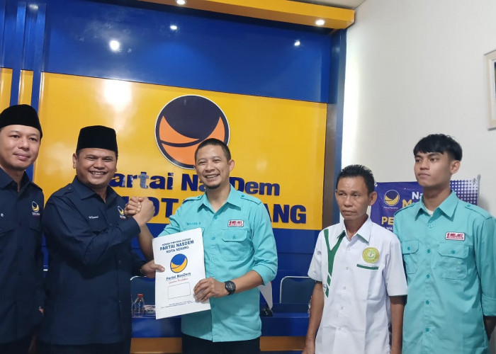 Wahyu Nurjamil Kembalikan Formulir Pendaftaran Bacalon Wali Kota Serang ke NasDem