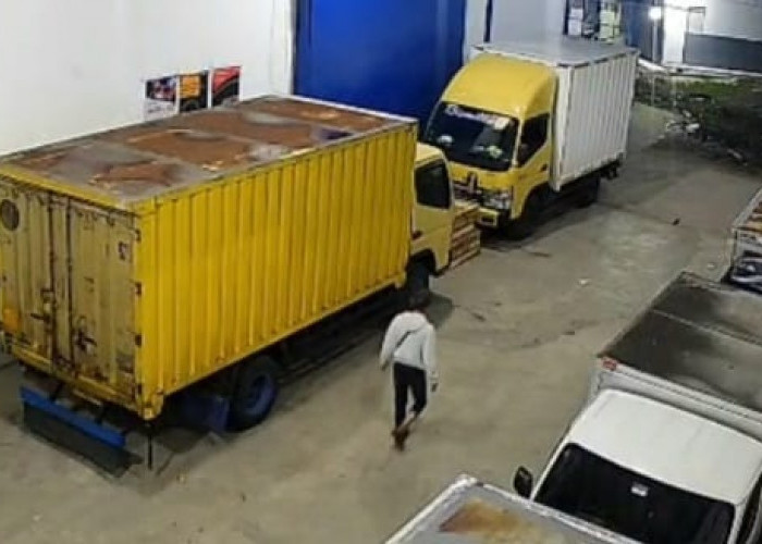 Kurang Dari 5 Menit, Maling Bawa Kabur 3 Truk
