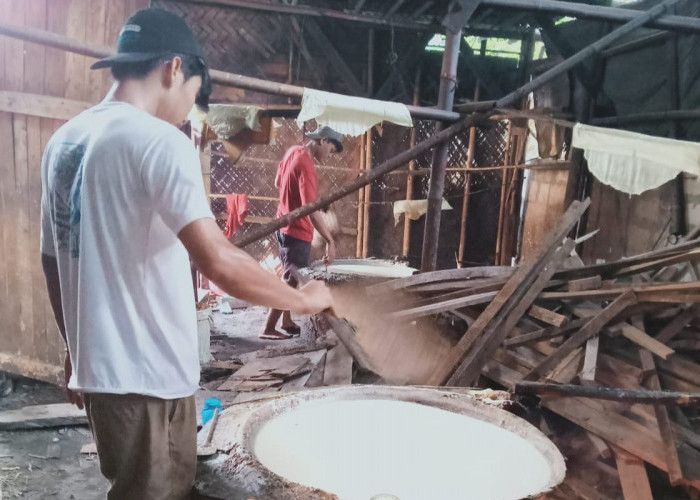 Desa Tanah Merah Sentral Pembuatan Kembang Tahu