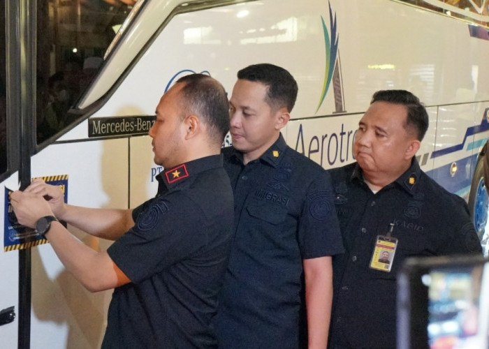 Pangkas Antrean, Imigrasi Buka Layanan di Embarkasi