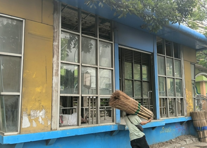 DPRD Soroti Halte Tak Terawat 