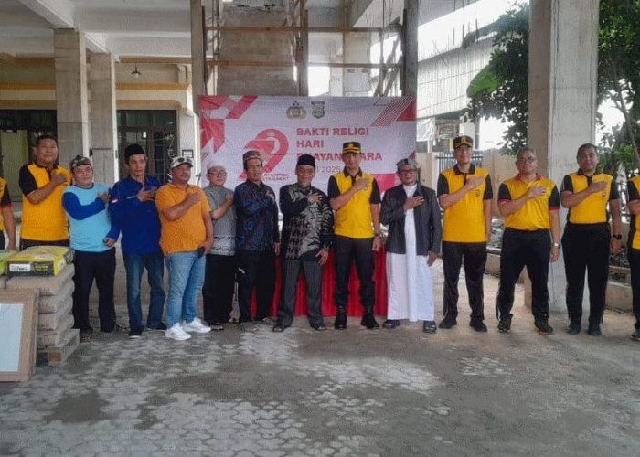 Hari Bhayangkara, Polisi Bersih-Bersih Rumah Ibadah Serentak di Tangerang