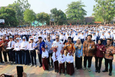 24 Ribu Siswa Dapat Seragam Gratis