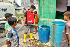 Kisah Ari Kurniawan Relawan PMI Kota Tangerang di Tengah Banjir Bandang Aceh, Menjaga Asa dari Tangki Air