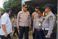 Kapolres Cek Pos Penyekatan Truk Tambang di Perempatan Kukun Rajeg