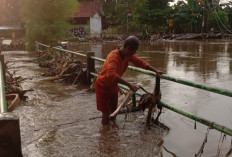 Tak Cuma Hujan, Sejumlah Permukiman Banjir Karena Luapan Kali