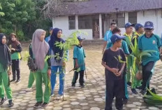 SMPN 2 Pakuhaji Dukung Program Adiwiyata dengan Penghijauan
