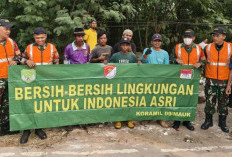 Kodim 0510 dan Warga Gempur Tumpukan Sampah