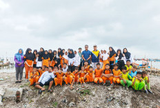 Aksi Jumat Bersih, Edukasi Warga Jaga Pesisir