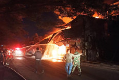 Toko Bangunan Terbakar, Satu Orang Tewas