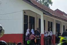 SDN Cikasungka III Perkuat Literasi, Siswa Dibiasakan Membaca 