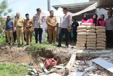 Longsor Hantam Desa Carenang-Cisoka, Enam Rumah Warga Terdampak