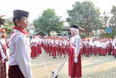 SDN Kereo 5: Upacara Bendera Jadi Ajang Latih Kepemimpinan