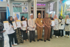 Warga Gunung Kaler Terima Ijazah Paket C