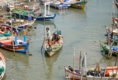 Cuaca Buruk, Nelayan Tetap Melaut, Perairan di Sekitar Mauk Tangerang Belum Mencapai 2 Meter