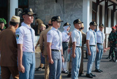 55 Paskibraka Berlatih Bareng Anggota TNI-Polri, Siap Kibarkan Merah Putih di Alun-alun Kramatwatu