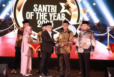 Rektor Ishom Sabet Penghargaan Santri Inspiratif 
