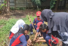 SDN Mekarsari I Rajeg Peduli Lingkungan Lewat Aksi Bersih Sekolah